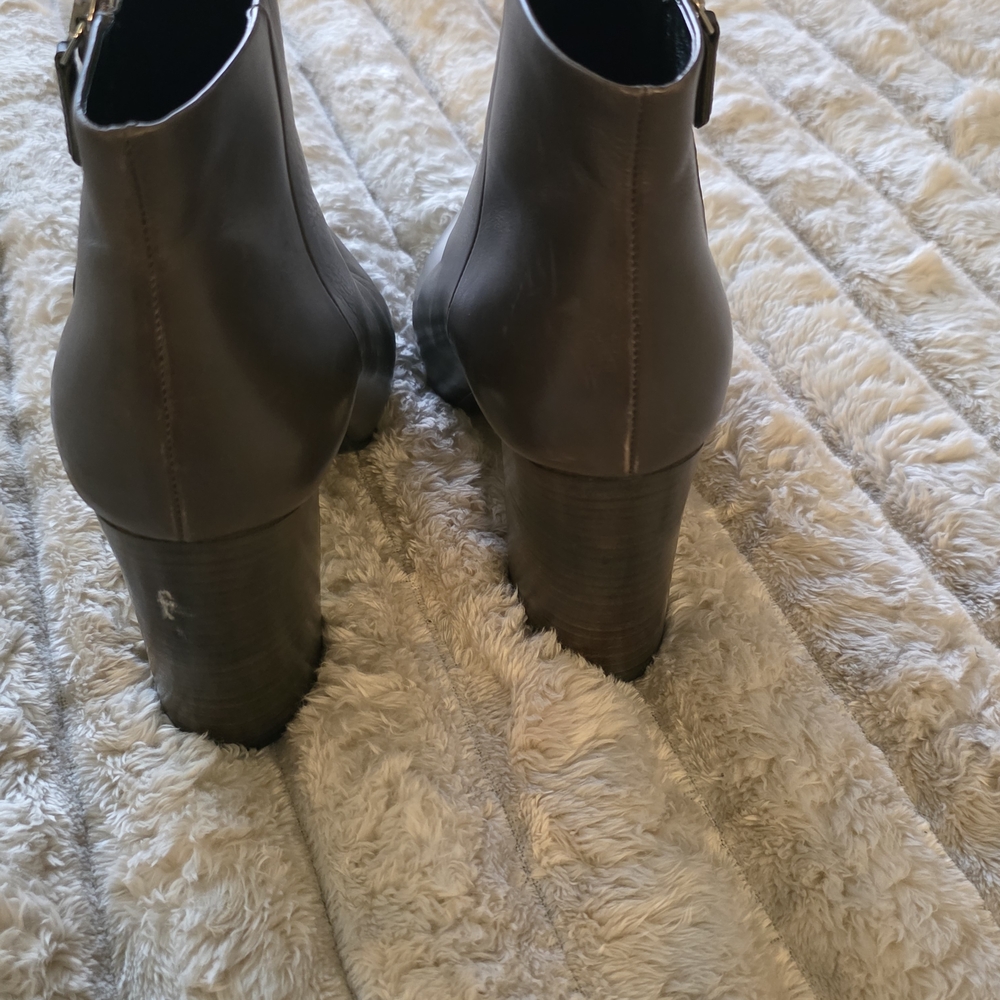Prada Authentic Black Leather High Block Wood Grain Heel Ankle Booties - Picture 11 of 15